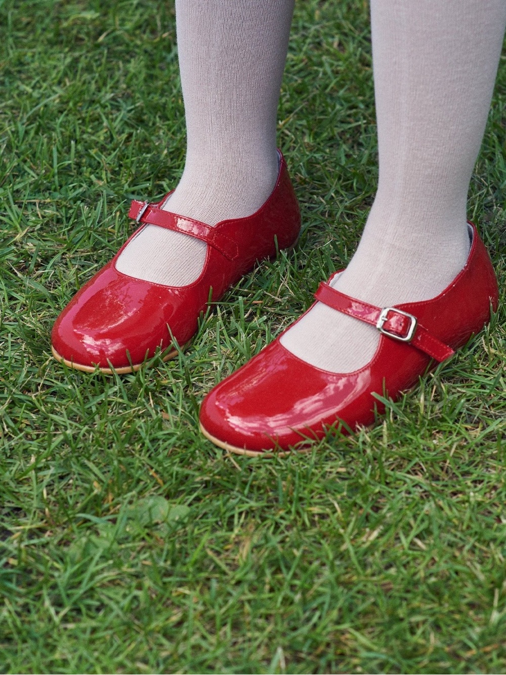 La Coqueta Red Patent Girl Mary Jane Shoes sz 33/2